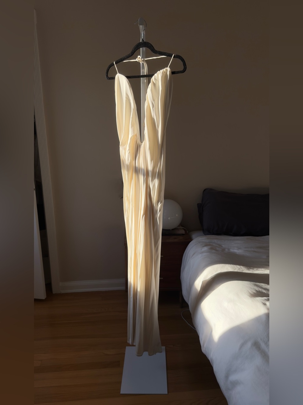 HELSA the roksanna draped dress in ivory - Picture 7 of 14